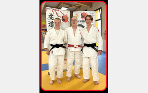 CEREMONIE DE GRADE : CEINTURES NOIRES 1er DAN